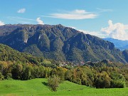 62 Dai verdi prati vista verso Pizzino con Cancervo-Venturosa